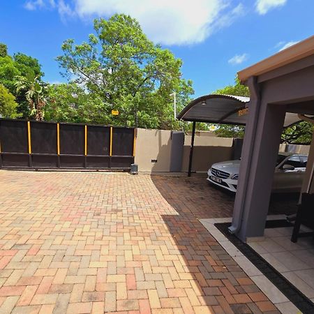 Bonim Guesthouse - Aka Magisha Guesthouse Mbombela ภายนอก รูปภาพ