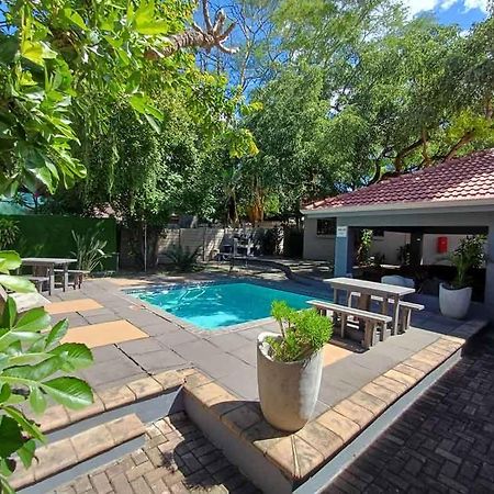 Bonim Guesthouse - Aka Magisha Guesthouse Mbombela ภายนอก รูปภาพ