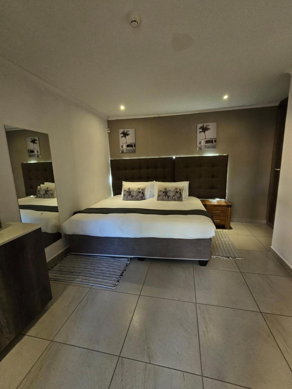 Bonim Guesthouse - Aka Magisha Guesthouse Mbombela ภายนอก รูปภาพ